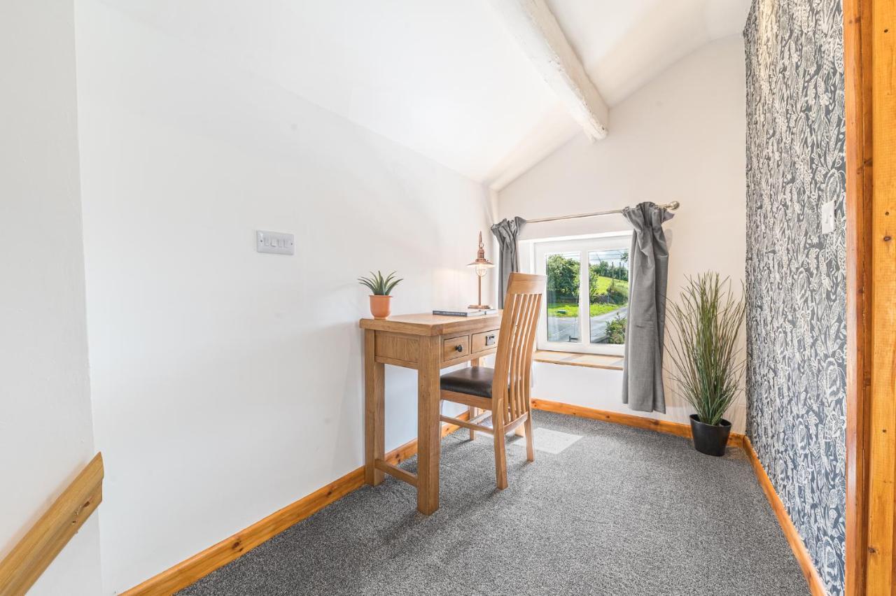 The Black Dog Apartment Dalton in Furness Exterior photo